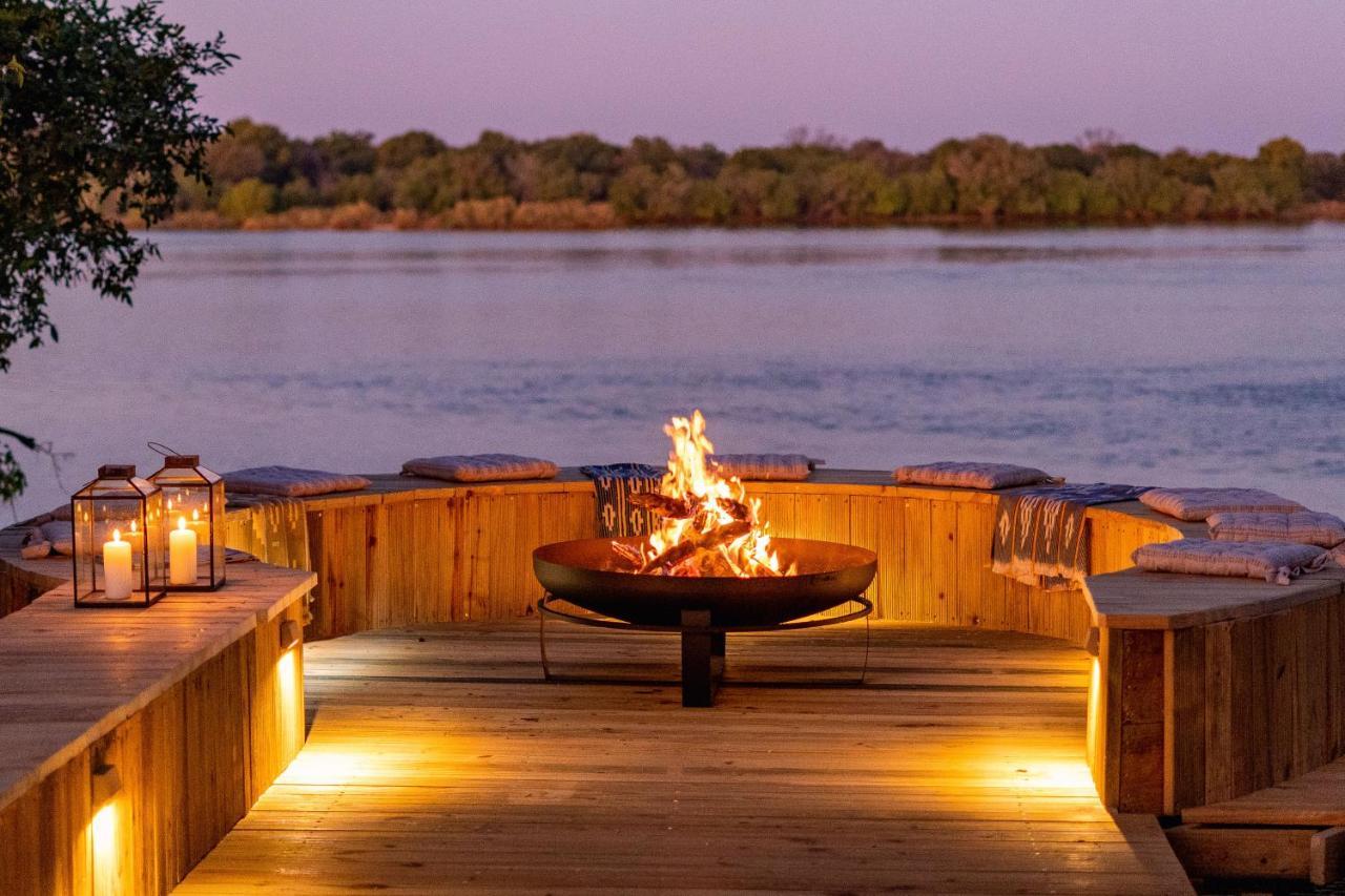 River Lodge *